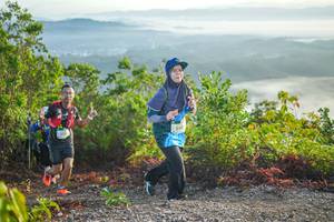 BIB: 240
                            <button type="button" onclick="openModal(21876104)" class="btn btn-primary btn-sm float-right btn-popup" data-toggle="modal" data-target=".modal-high-quality">
                        <i class="fas fa-shopping-cart"></i> Add to Cart
                    </button>
                                            <button type="button" onclick="isThisMe(21876104, true)" class="btn btn-success btn-sm float-right btn-popup btn-isme hidden" data-toggle="tooltip" data-placement="bottom" title="นี่คือรูปของคุณใช่ไหม คลิกที่นี่เพื่อเอาเข้าอัลบั้ม">
                        <i class="fas fa-plus"></i> Add to album
                    </button>
                    <button type="button" onclick="isThisMe(21876104, false)" class="btn btn-warning btn-sm float-right btn-popup btn-isnotme hidden">
                        <i class="fas fa-ban"></i> Remove from album
                    </button>